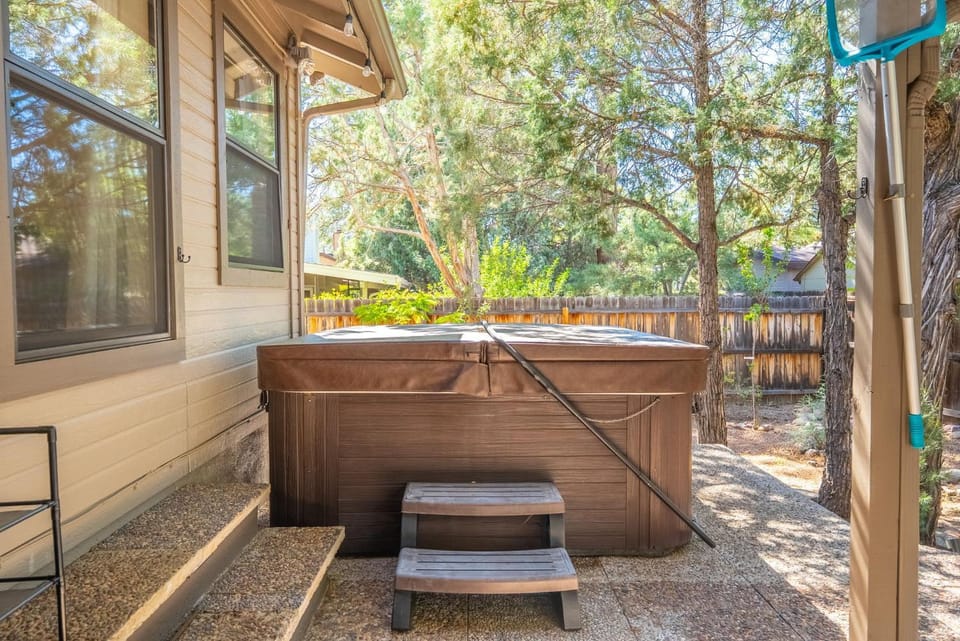 3BR Cozy Retreat Firepit Hot Tub BBQ & Patio House in Payson
