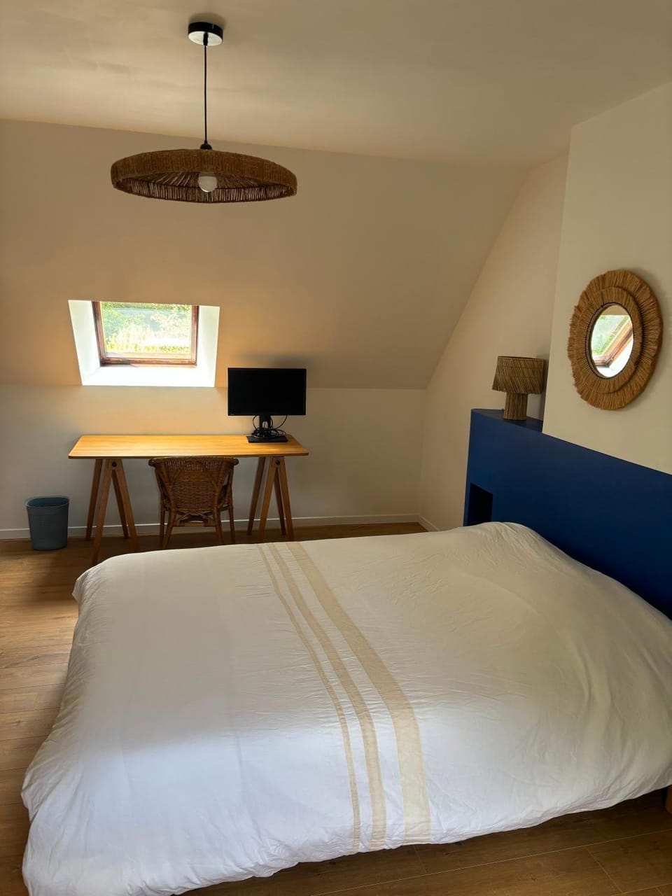 Seating area, Bedroom