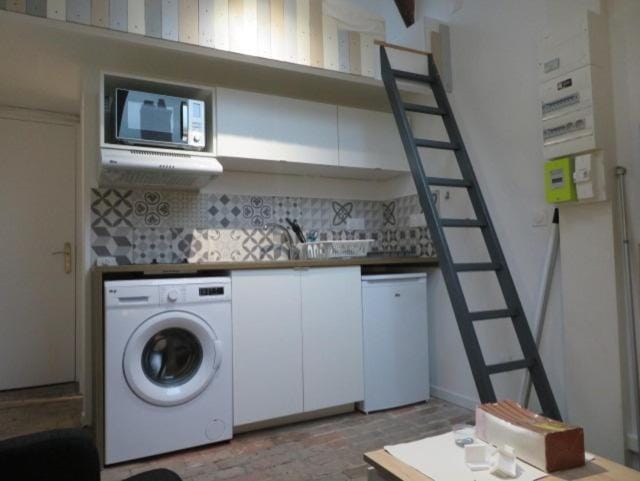 Kitchen or kitchenette
