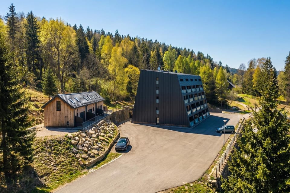 Property building, Neighbourhood, Natural landscape, Mountain view, Parking