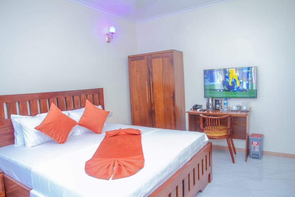 Communal lounge/ TV room, Bed, TV and multimedia, Photo of the whole room, Bedroom, wardrobe