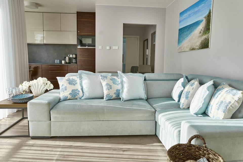 Kitchen or kitchenette, Living room, Seating area
