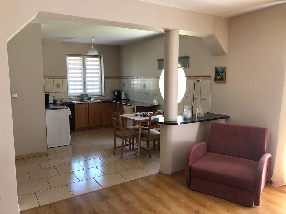 Dining area, kitchen