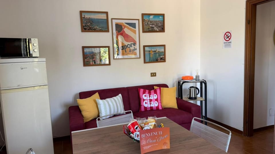 Communal lounge/ TV room, Bed, Living room, Decorative detail, Decorative detail, Seating area, Dining area, Evening entertainment