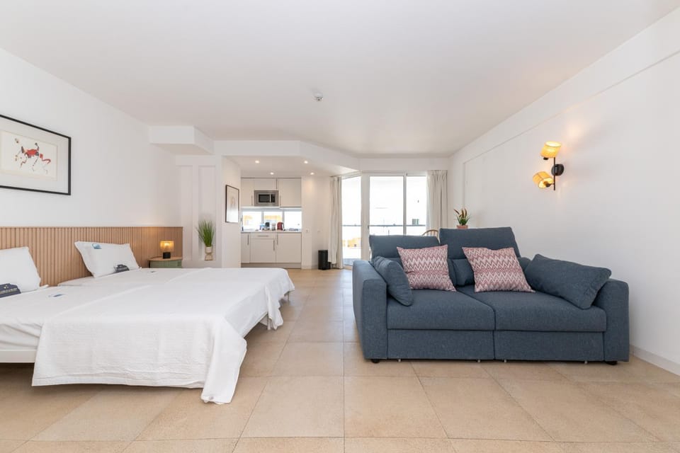 Bed, Living room, Bedroom