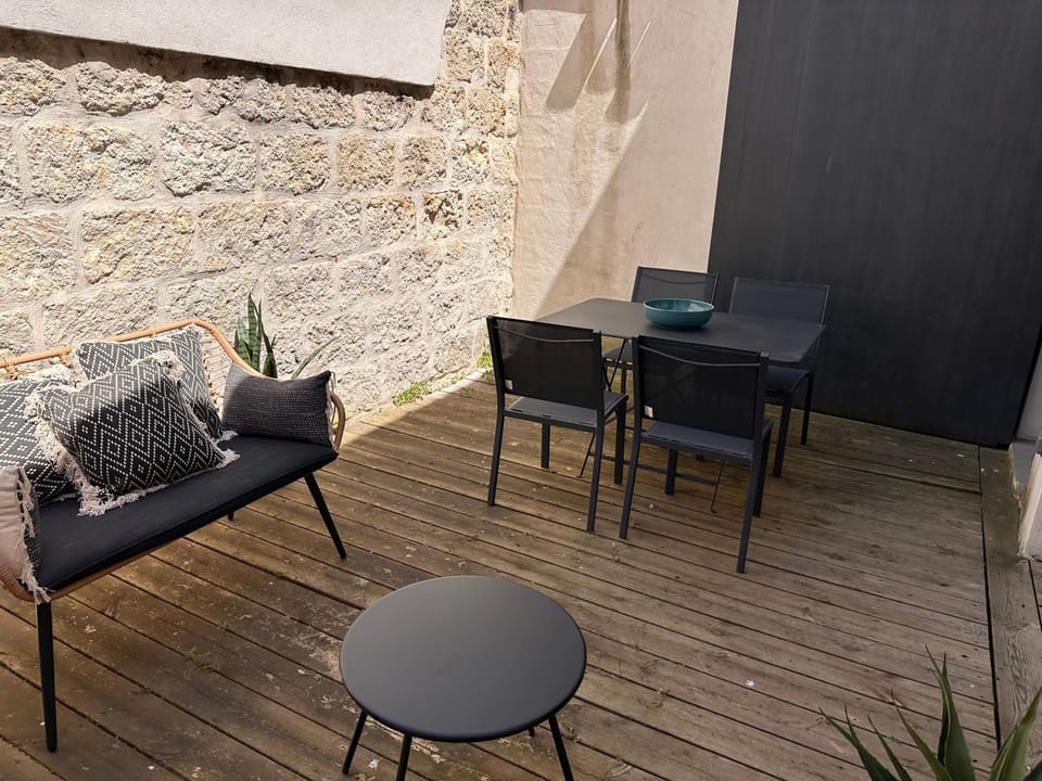 Patio, Dining area