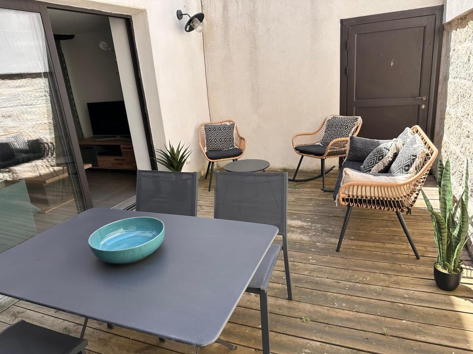Patio, Dining area