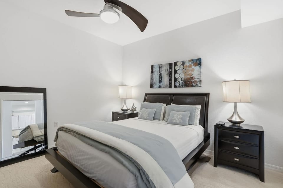 814 - Lake and Fountain View - Chic Furnishings House in Lely Resort