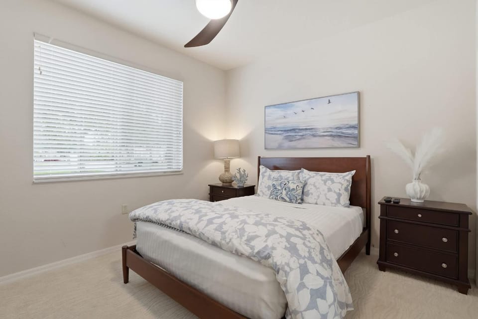 814 - Lake and Fountain View - Chic Furnishings House in Lely Resort