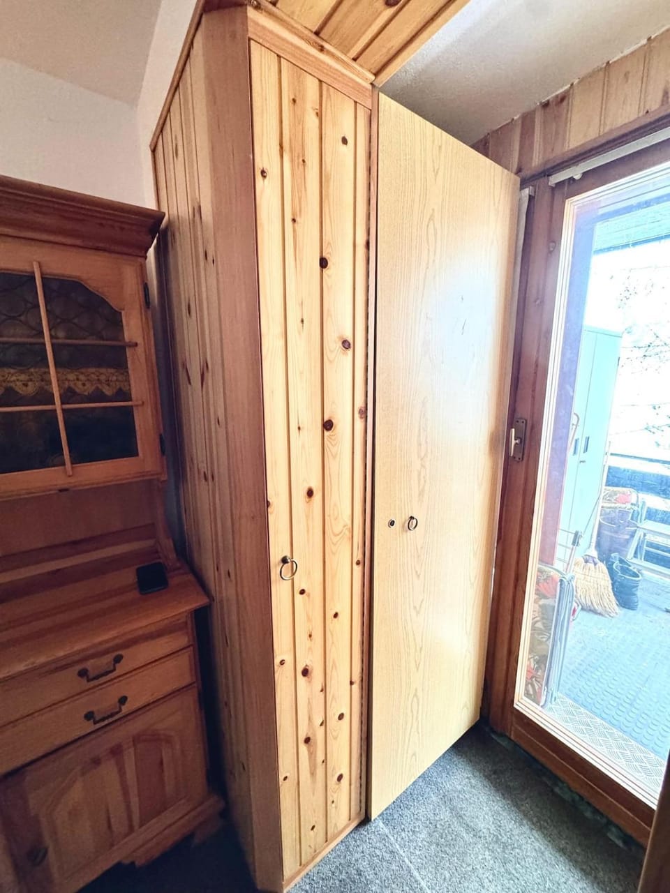 wardrobe