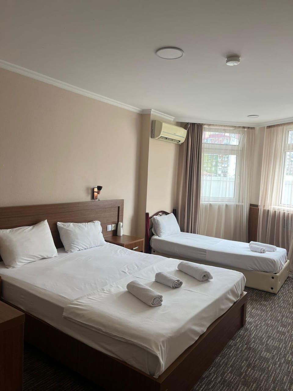 HOTEL L - Bakuri Hotel in Batumi