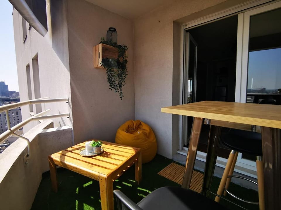 WeHost - Gabriel Peri - Appartement vue panoramique, balcon – Charpennes Apartment in Villeurbanne