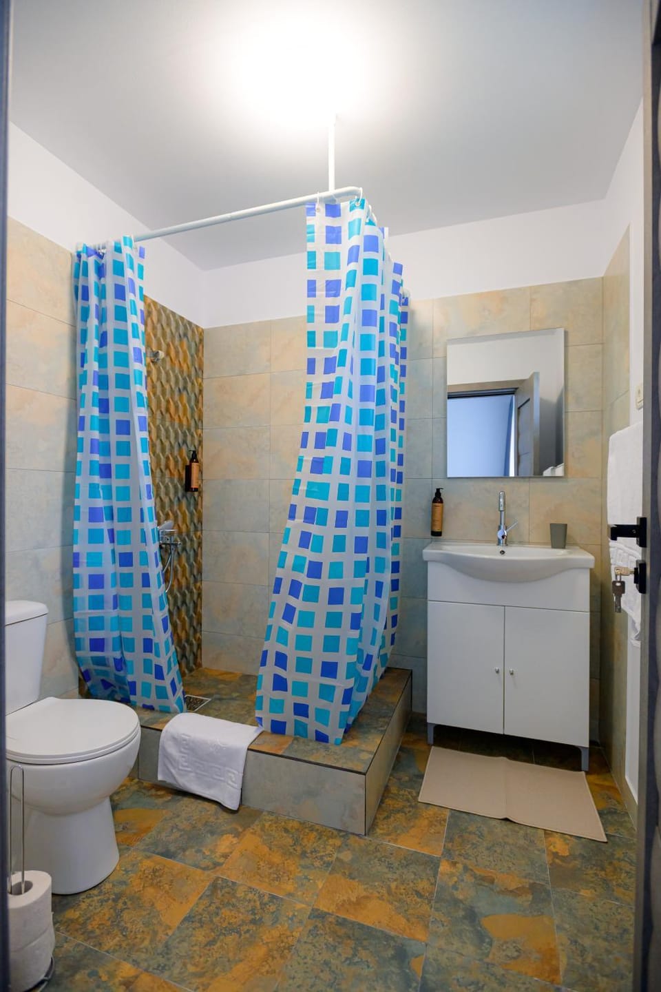 Shower, Toilet, Bathroom