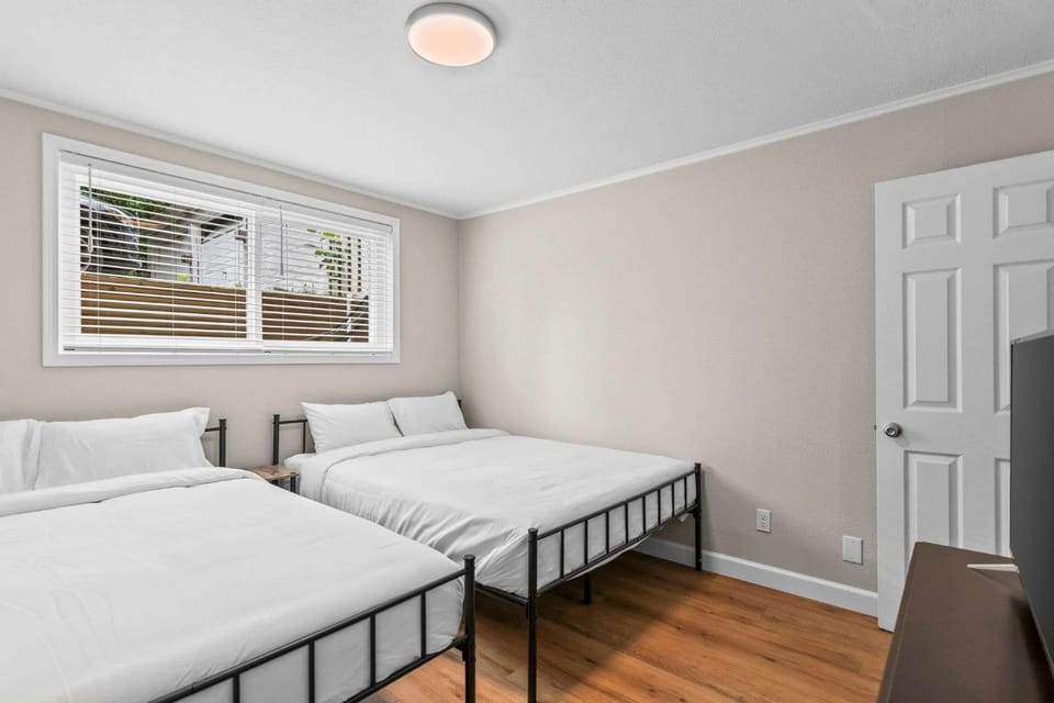 Newly Renovated Unit in Central Spfld #102 Apartment in Springfield