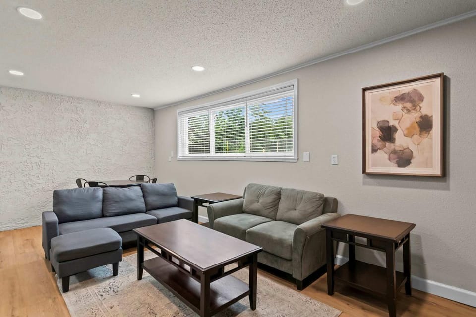 Newly Renovated Unit in Central Spfld #103 Apartment in Springfield