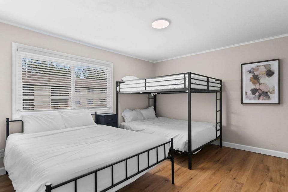 Newly Renovated Unit in Central Spfld #203 Apartment in Springfield