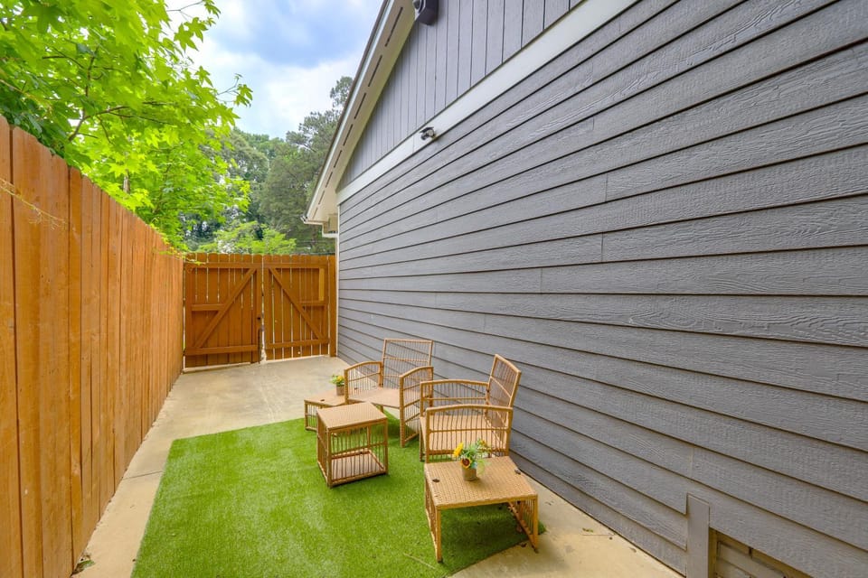 Retreat for Couples & Artists! Atlanta Tiny Home Apartment in Atlanta