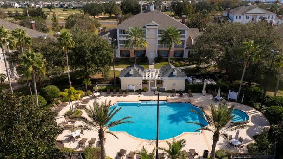 Premium Location Spectrum at Reunion Near Disney Apartment in Four Corners