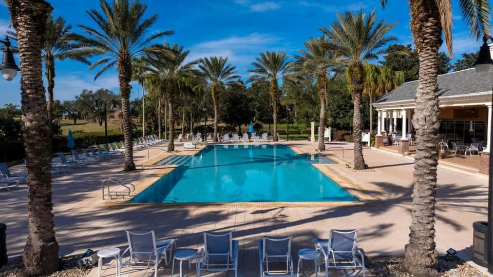 Premium Location Spectrum at Reunion Near Disney Apartment in Four Corners
