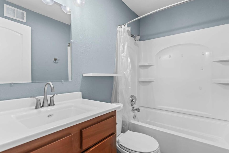 Newly Renovated Unit in Central Spfld #104 Apartment in Springfield