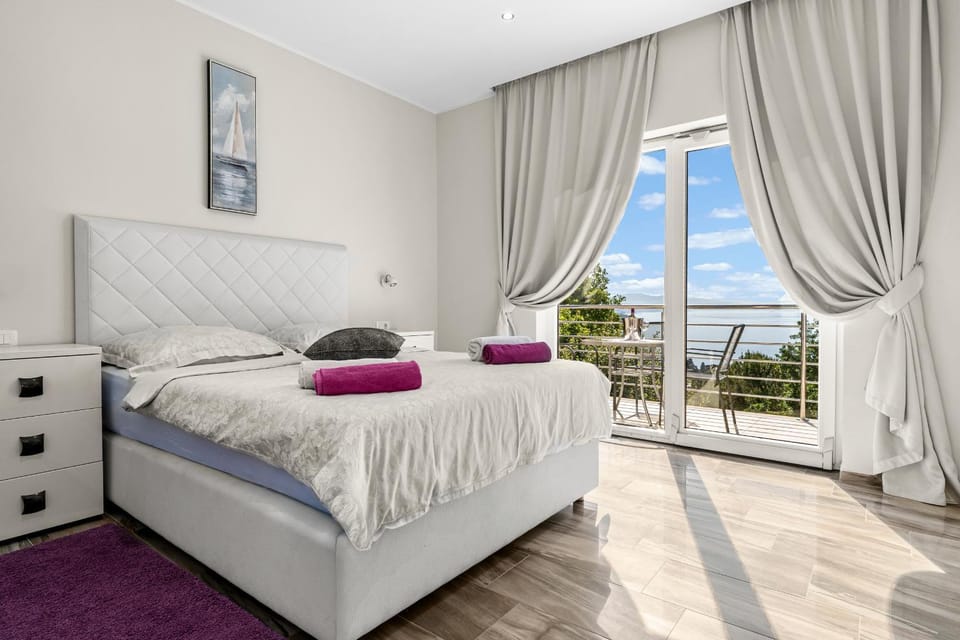 Bed, View (from property/room), Bedroom