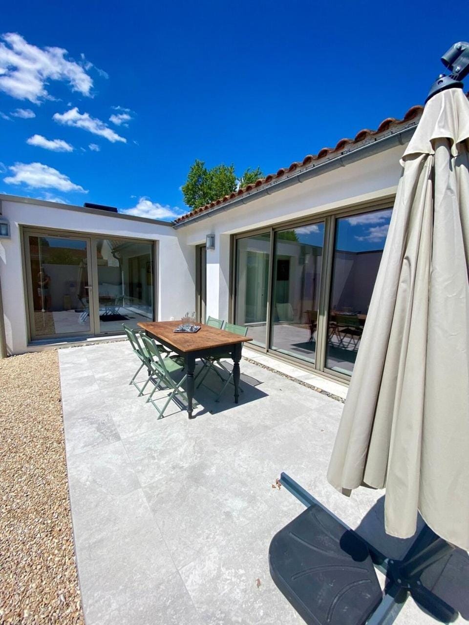 Maison neuve La Rochelle Bed and Breakfast in La Rochelle