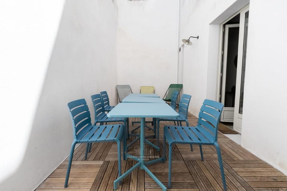 Appartement Climatisé avec terrasse-Pied du Port Apartment in La Rochelle