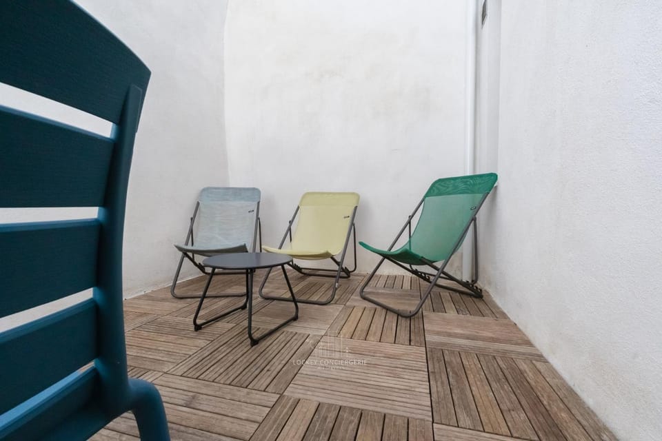 Appartement Climatisé avec terrasse-Pied du Port Apartment in La Rochelle