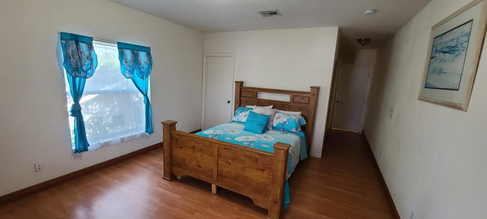 Beautiful modern spacious home House in Oakland Park