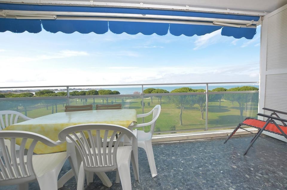 Mireille 4D - Appartement T3, Lumineux, face Mer, 4e Étage - 5 personnes, 2 chambres, Parking Privé Apartment in Le Grau-du-Roi