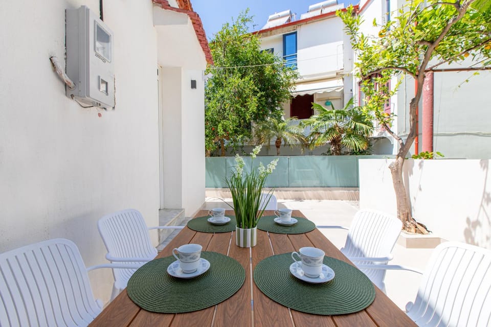 Patio, Seating area