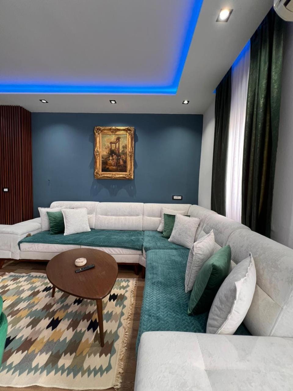 Living room, Seating area