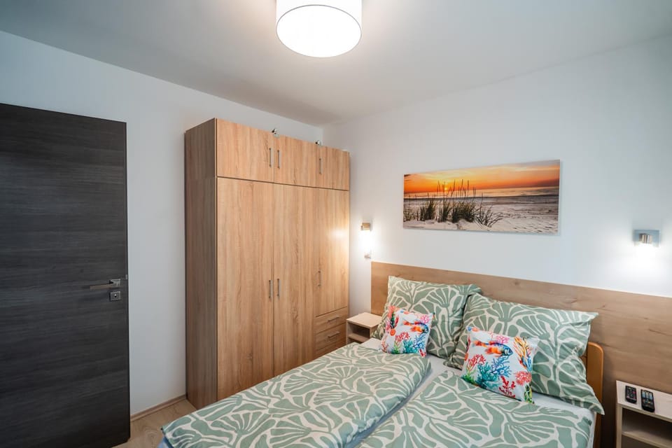Bedroom, wardrobe