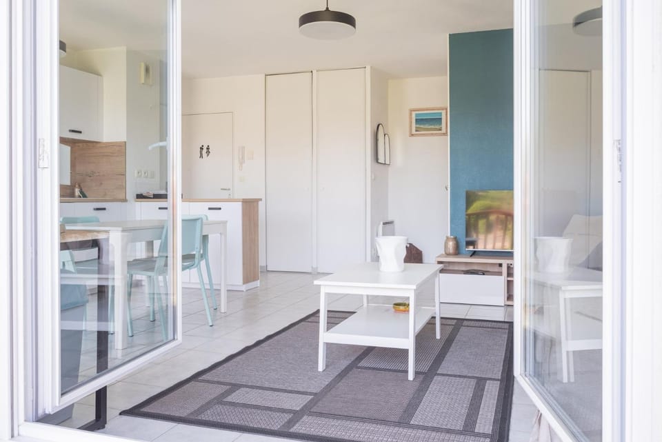 Duplex avec balcon • Piscine • Près Honfleur Apartment in Honfleur