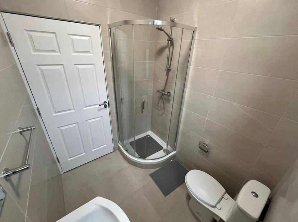 Modern Apartment in Clifden Town Centre Sleeps 4 Apartment in Clifden