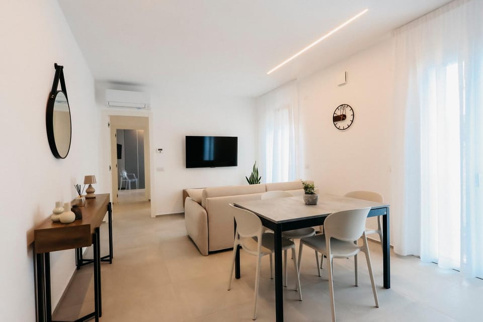TV and multimedia, Dining area, air conditioner
