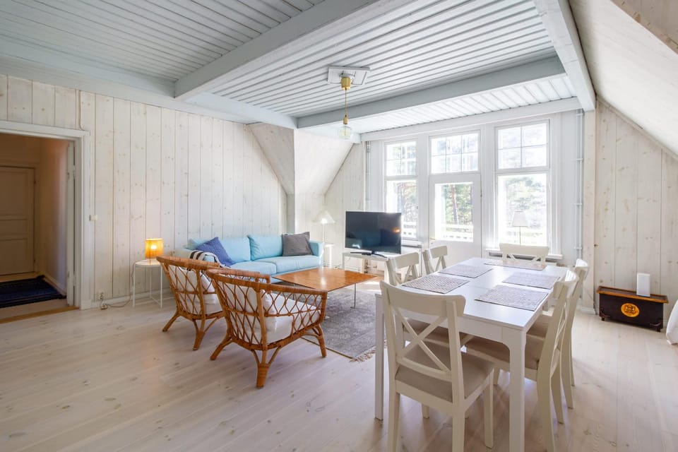 Villa Rosa Seaside Apartment in Hanko Apartment in Uusimaa