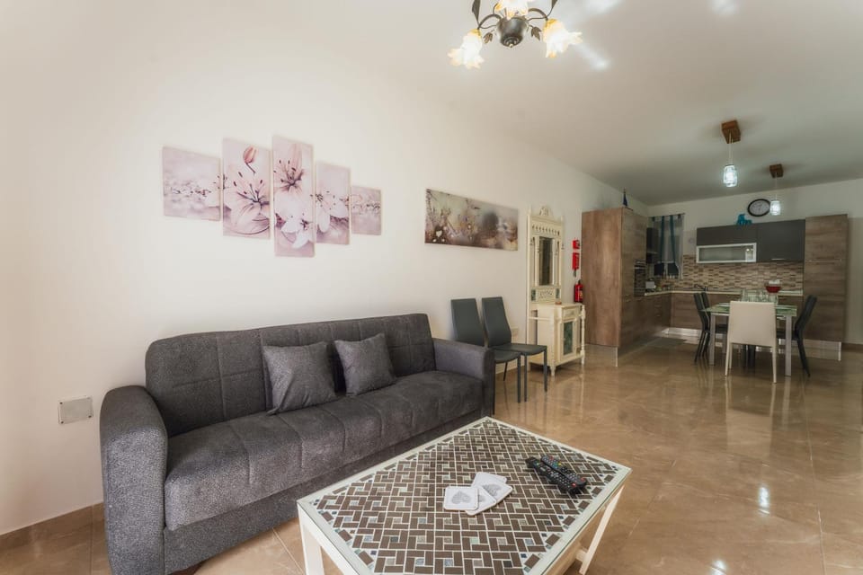 Marsalforn Apartment Walk to Beach Seaside Living Apartment in Malta