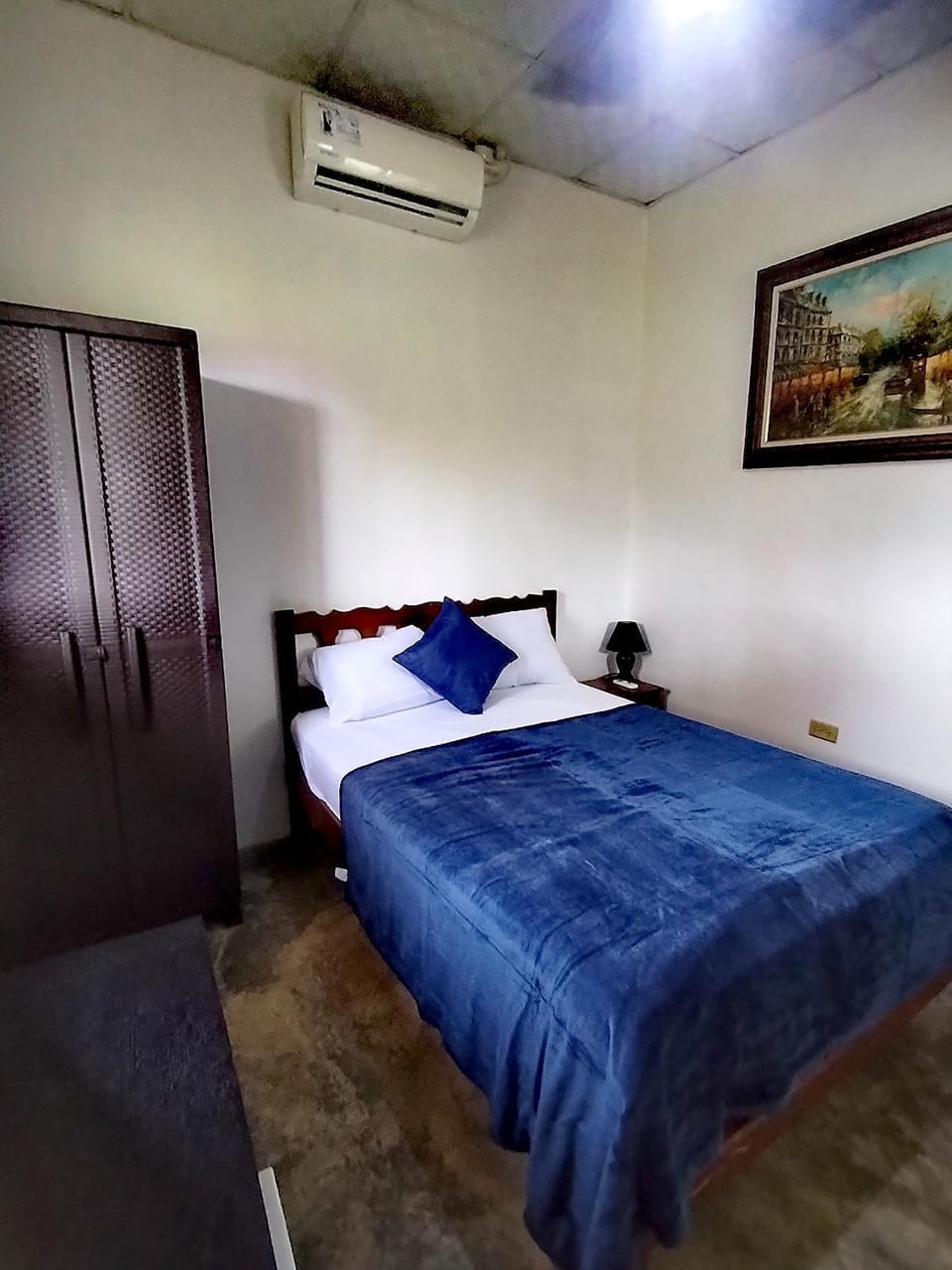 Bed, Photo of the whole room, Bedroom, air conditioner