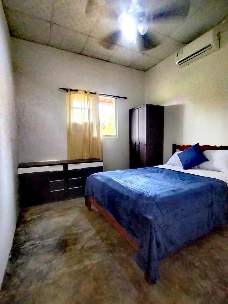 Bed, Photo of the whole room, Bedroom, wardrobe, air conditioner