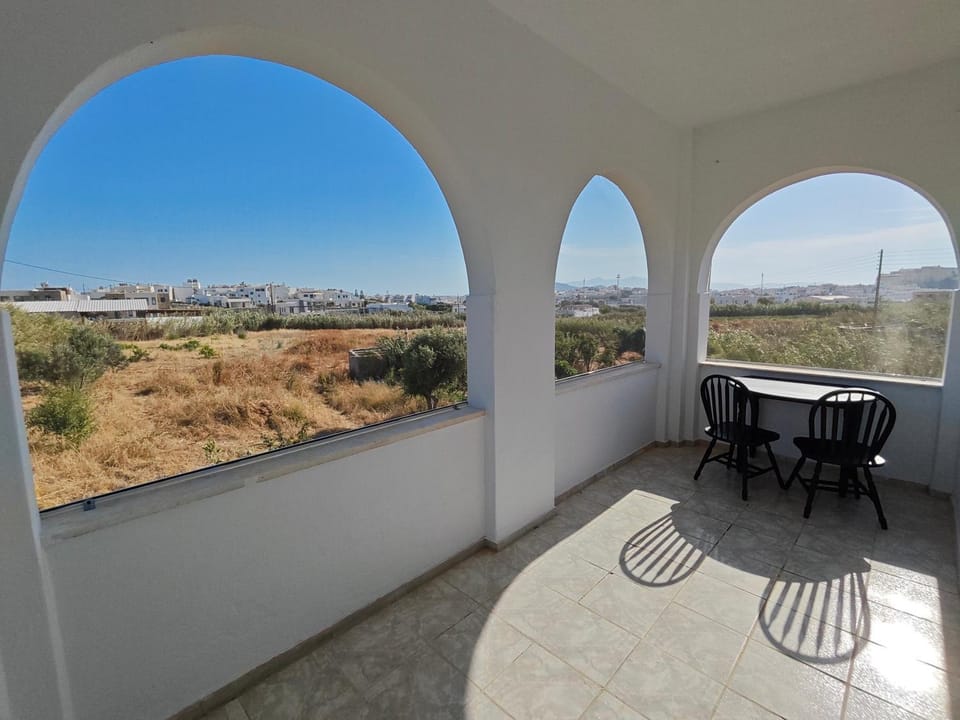Patio, Day, View (from property/room), Balcony/Terrace, Photo of the whole room, Seating area, City view, Garden view, Landmark view, Mountain view, Street view, Quiet street view
