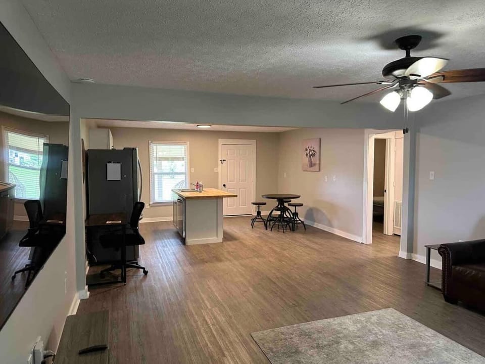 Lawrence Oaks Residence House in Murfreesboro