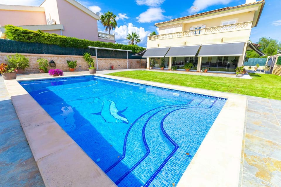 Villa Mariela by NPMallorca Apartment in Sa Coma