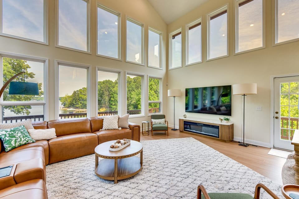 Hot Tub, Dock, Game Room! Stunning Lake Wylie Home House in Lake Wylie