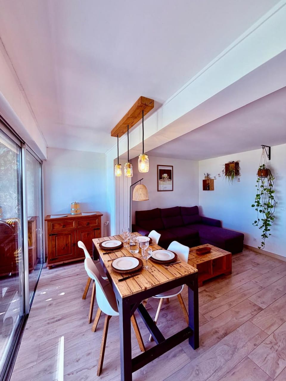 Living room, Dining area