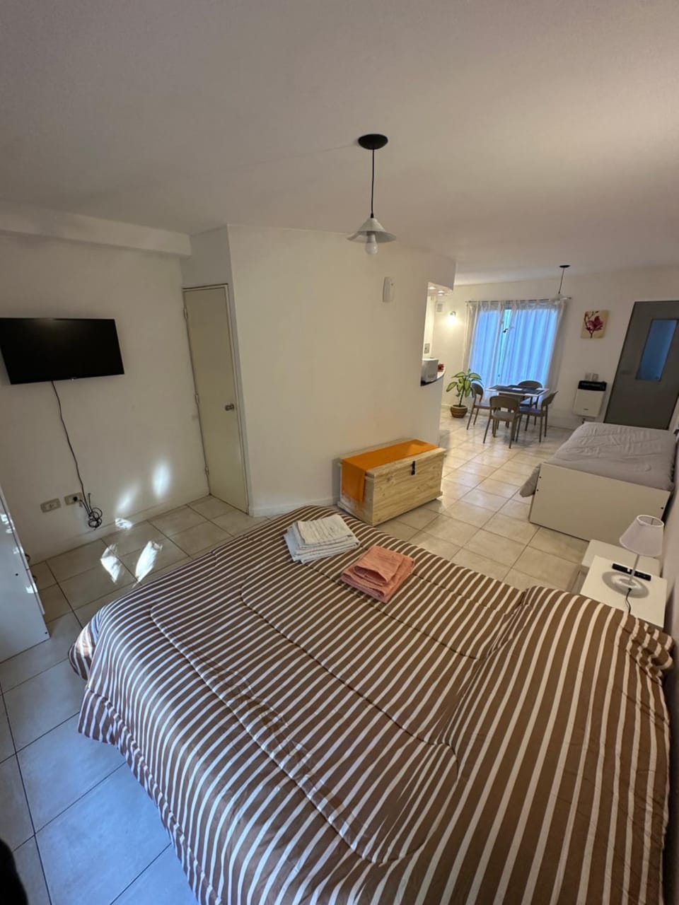 Bed, TV and multimedia, Photo of the whole room, Bedroom, wardrobe