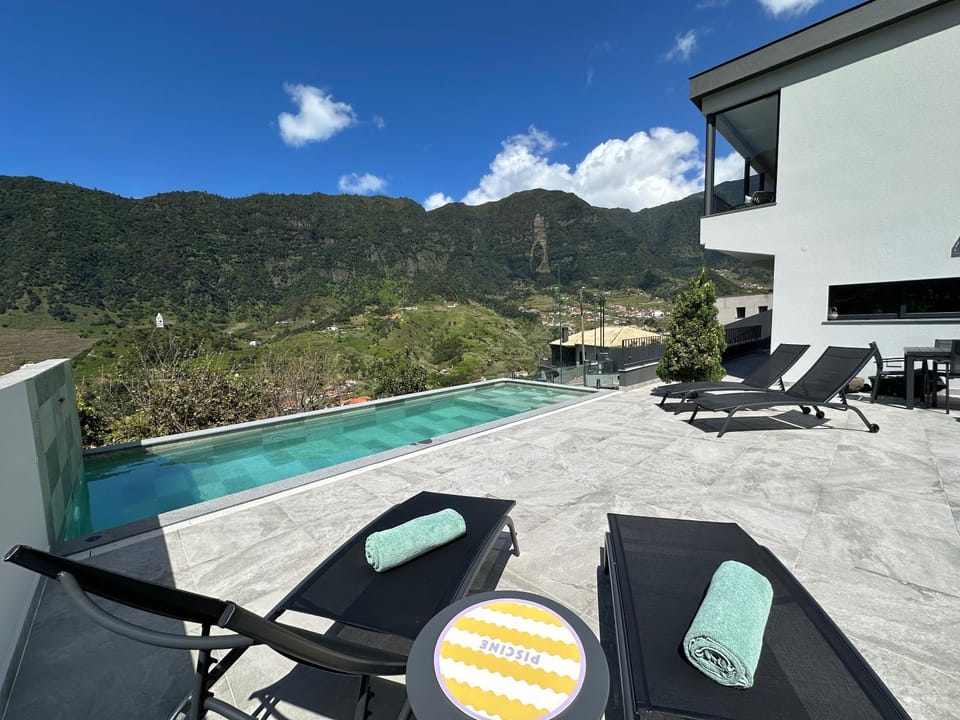 View (from property/room), Swimming pool, sunbed