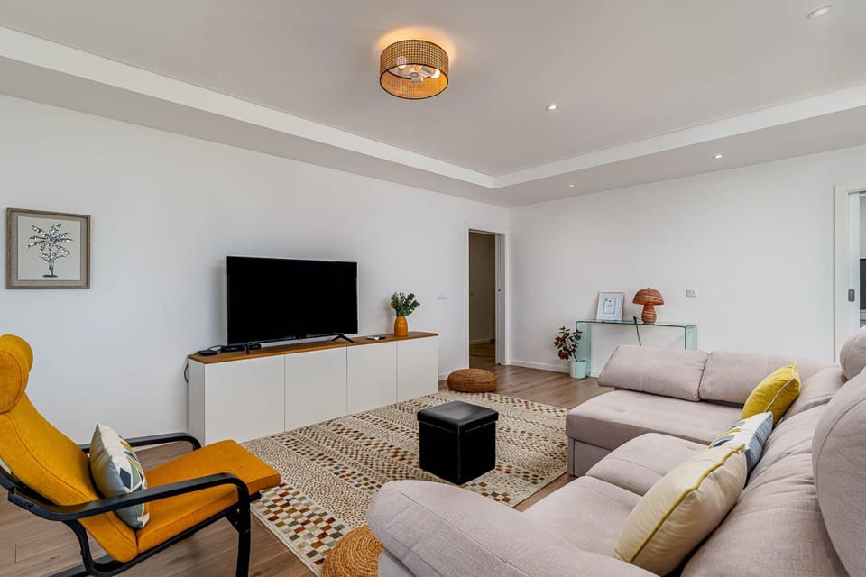 Communal lounge/ TV room, Living room