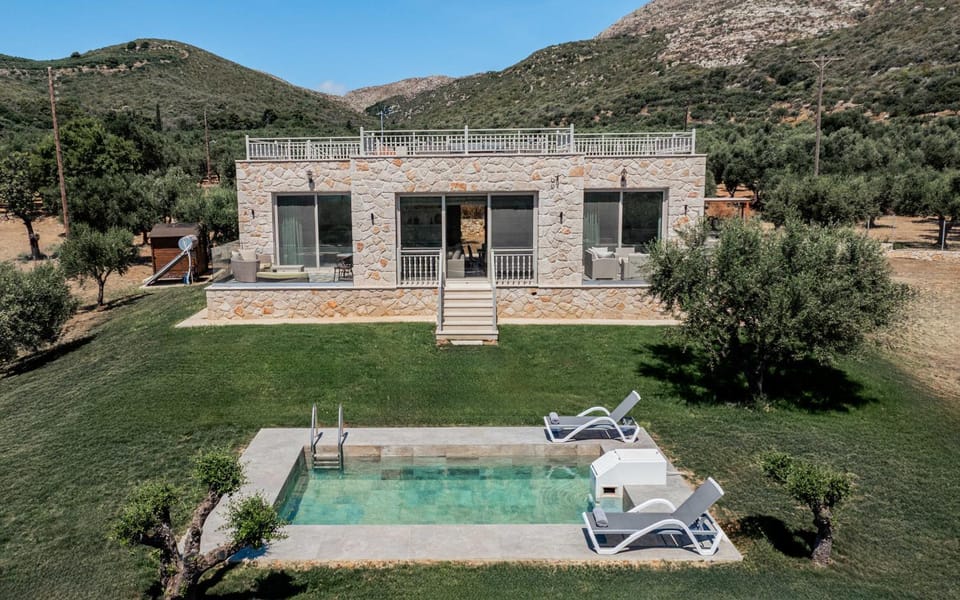 Property building, Garden view, Swimming pool