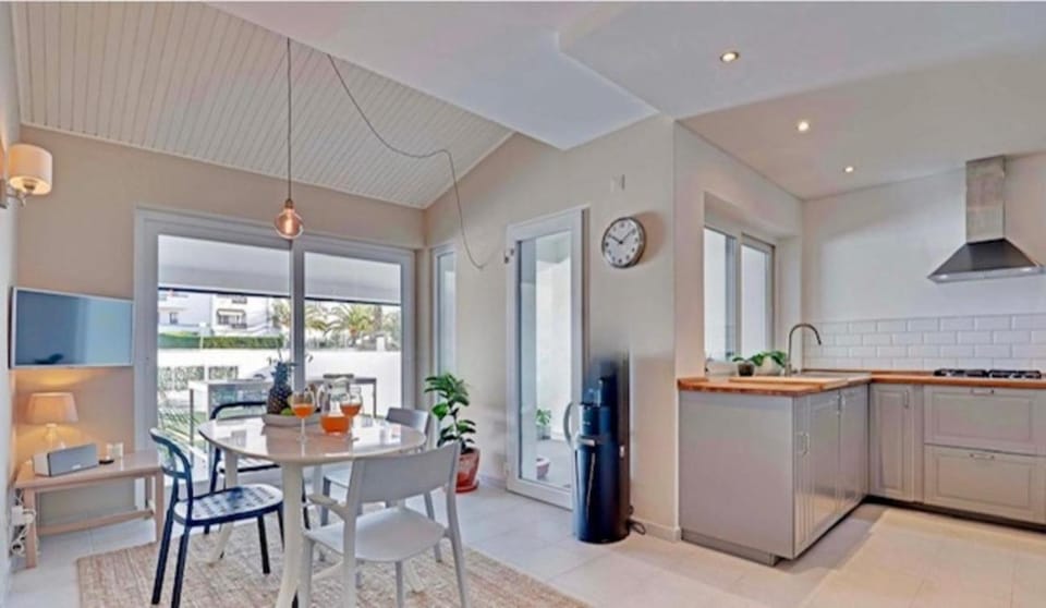 Summer Villa by Hd properties Villa in Quarteira